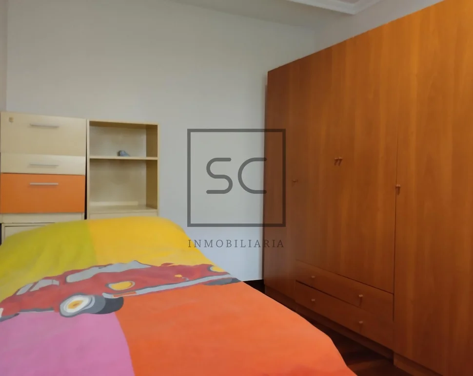 Luminoso dúplex en bertamiráns