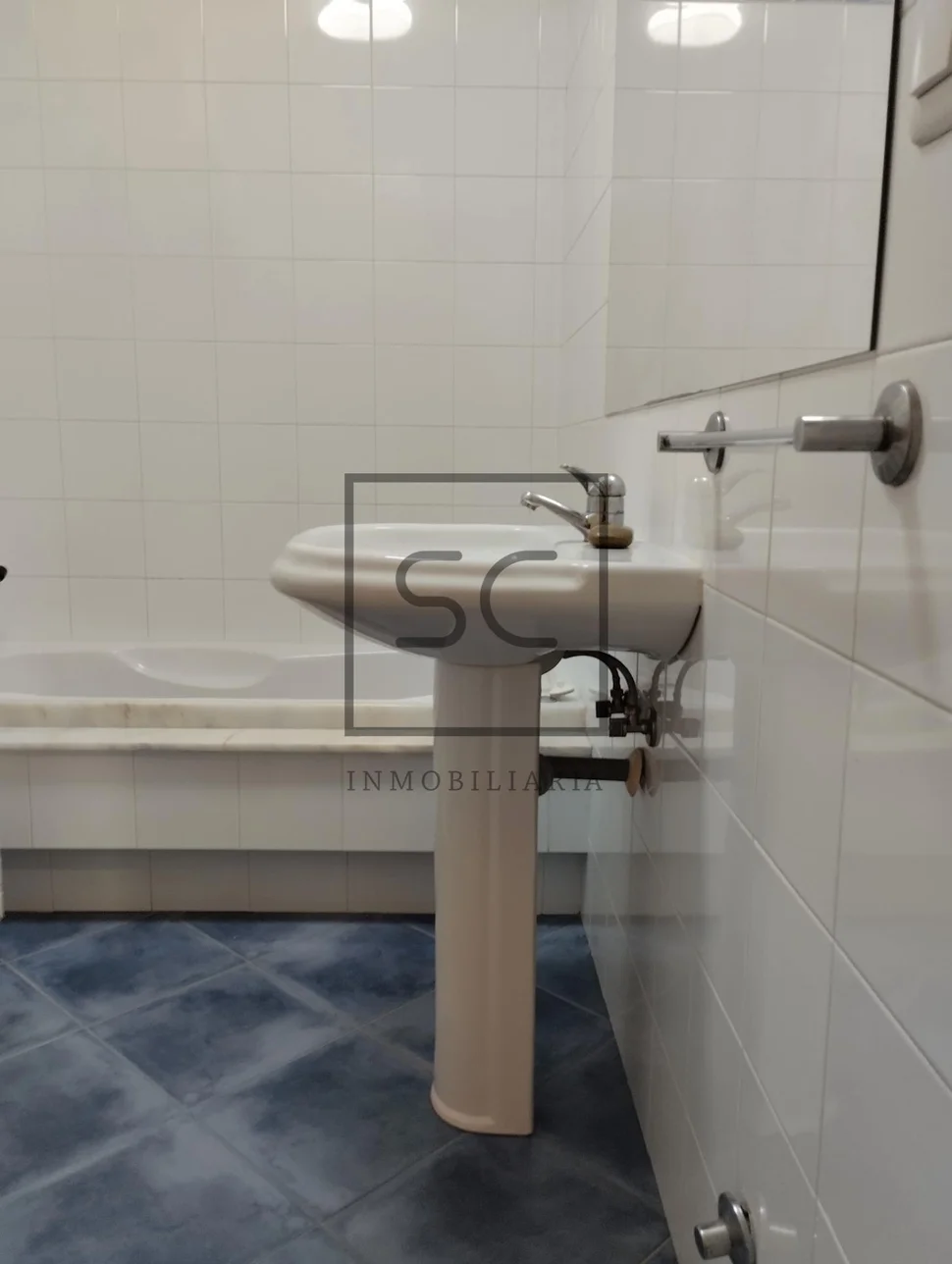 Luminoso dúplex en bertamiráns