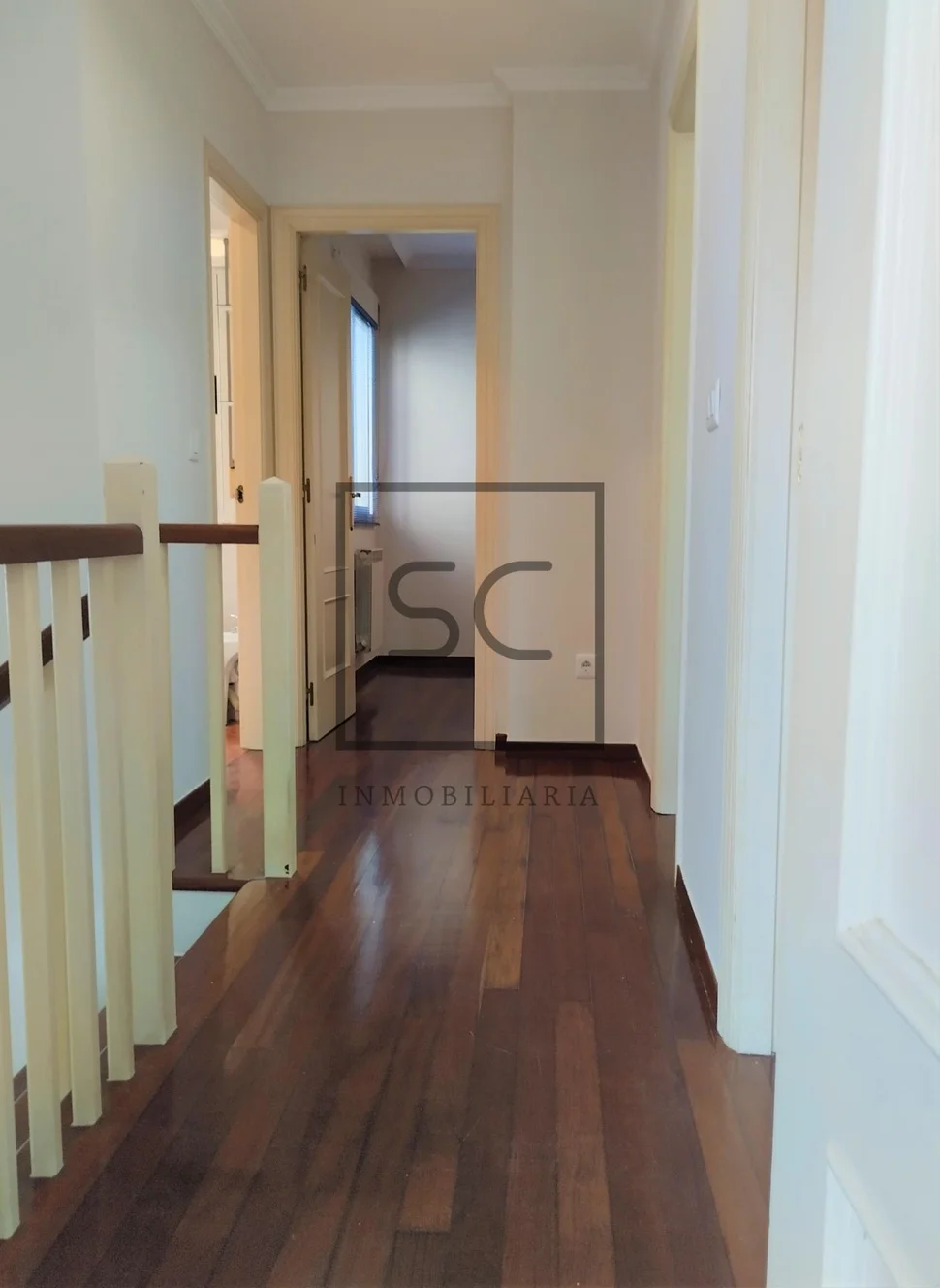 Luminoso dúplex en bertamiráns