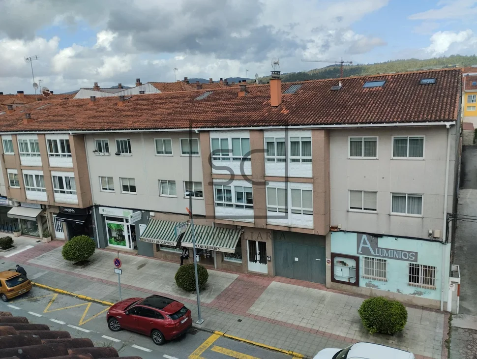 Luminoso dúplex en bertamiráns