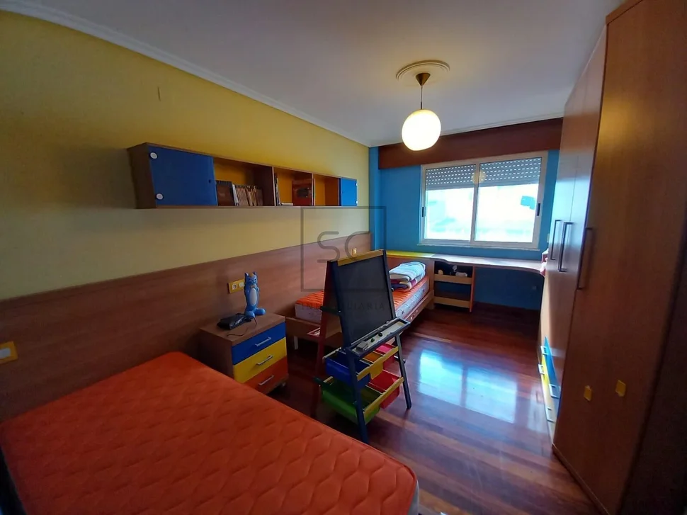 Luminoso piso con 3 habitaciones