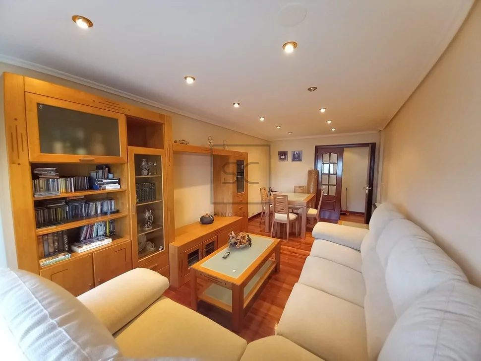Luminoso piso con 3 habitaciones