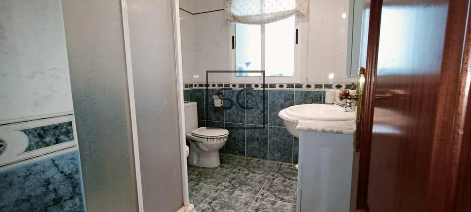 Luminoso piso con 3 habitaciones