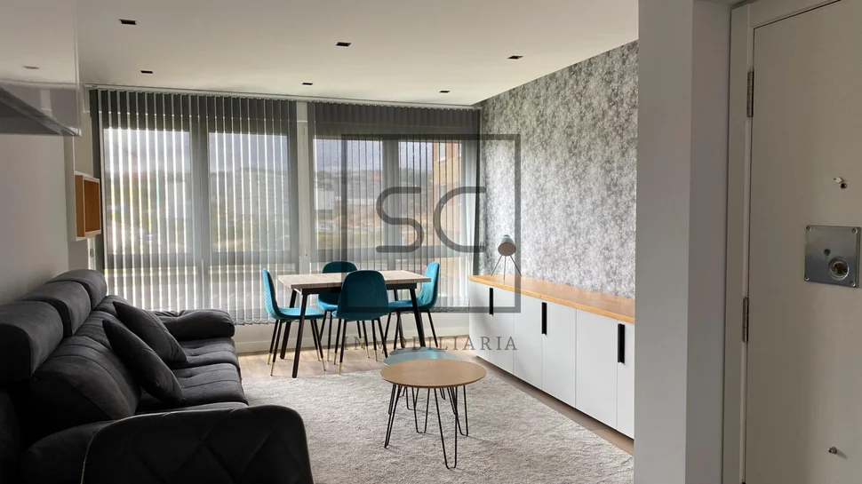 Piso luminoso recién reformado totalmente equipado y amueblado listo para entrar a vivir