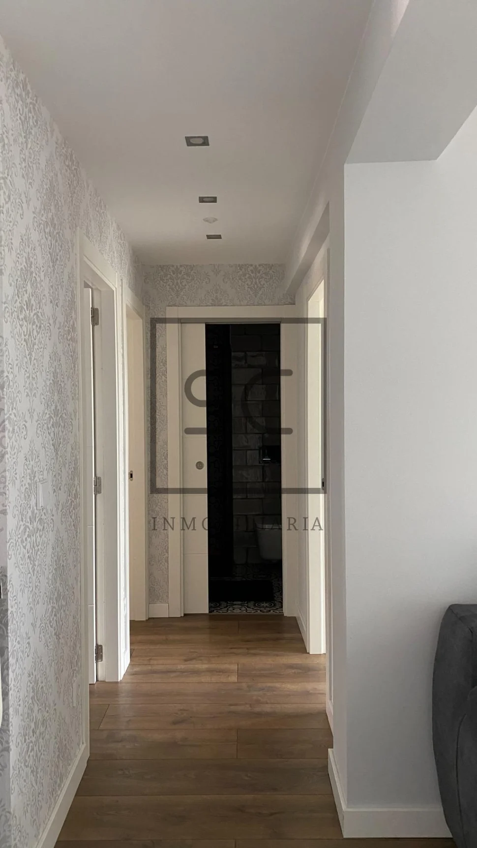 Piso luminoso recién reformado totalmente equipado y amueblado listo para entrar a vivir