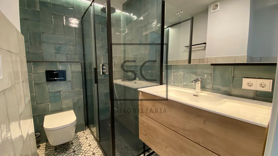 Piso luminoso recién reformado totalmente equipado y amueblado listo para entrar a vivir