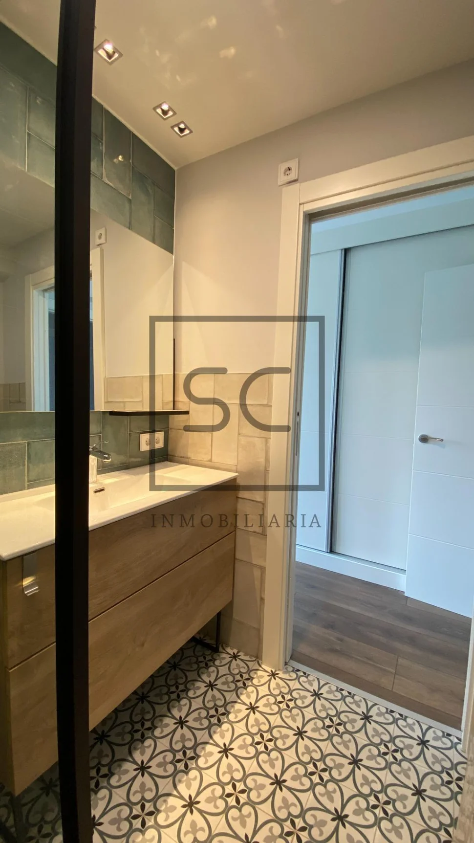 Piso luminoso recién reformado totalmente equipado y amueblado listo para entrar a vivir