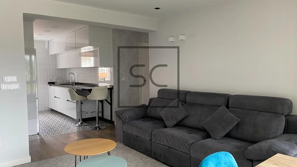 Piso luminoso recién reformado totalmente equipado y amueblado listo para entrar a vivir