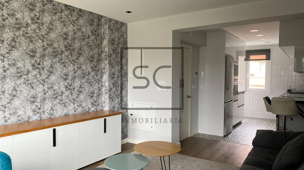 Piso luminoso recién reformado totalmente equipado y amueblado listo para entrar a vivir