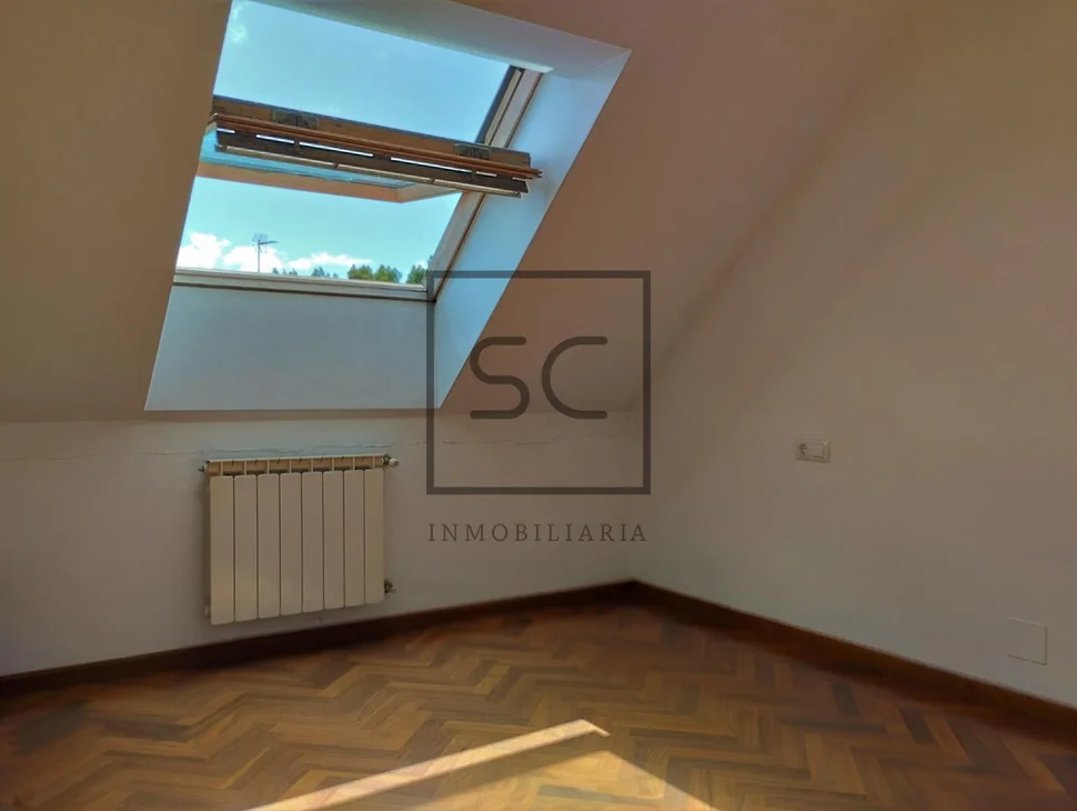 Luminoso ático con terraza