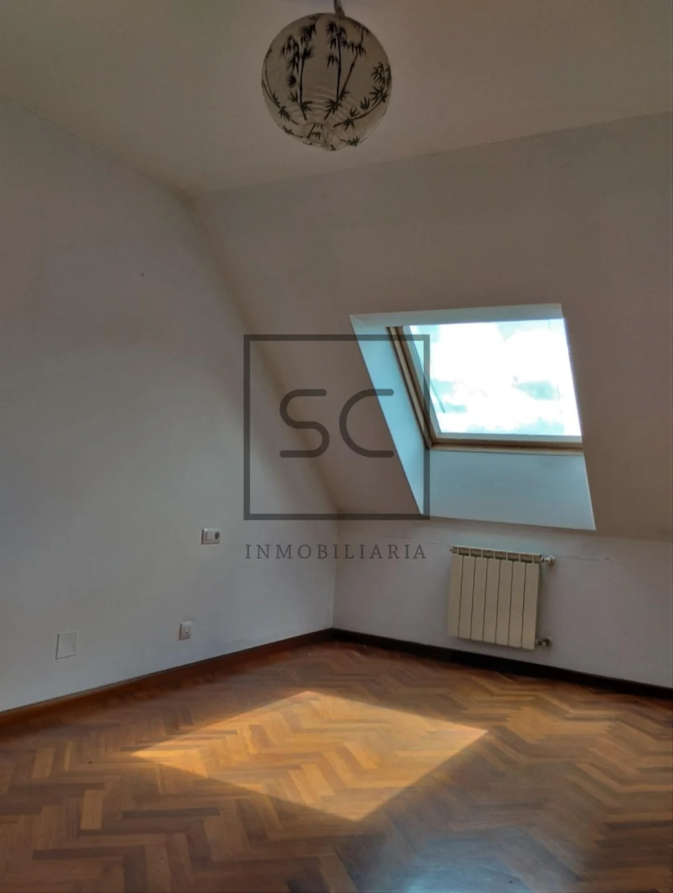 Luminoso ático con terraza