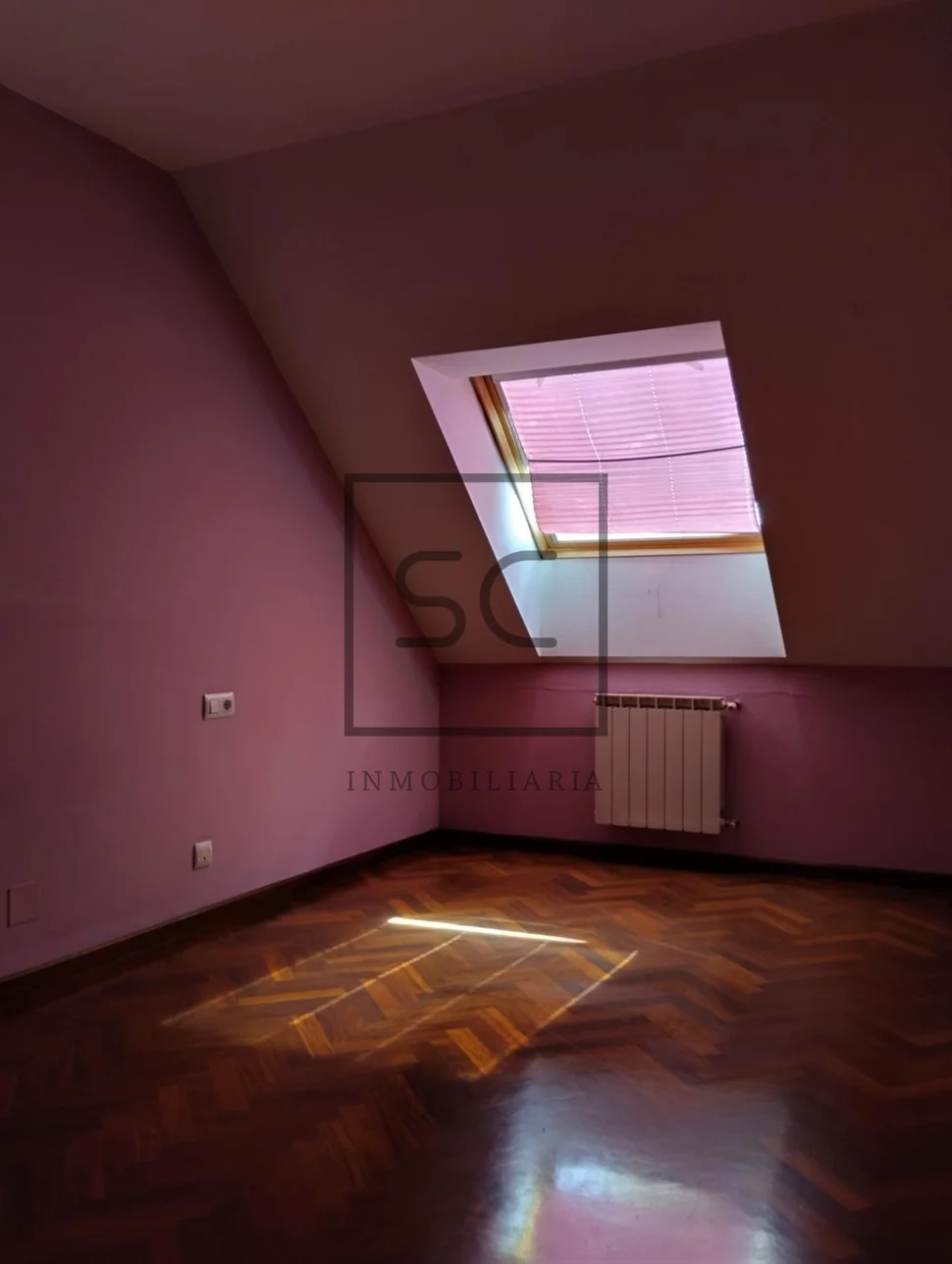 Luminoso ático con terraza