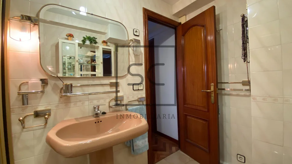 Fantástico piso con 2 plazas de garaje en cuatro caminos