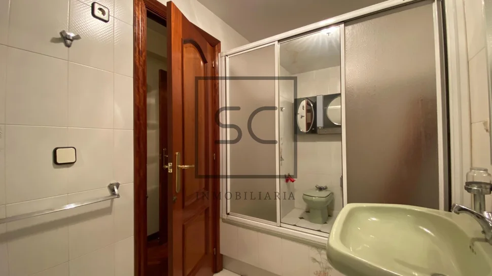 Fantástico piso con 2 plazas de garaje en cuatro caminos