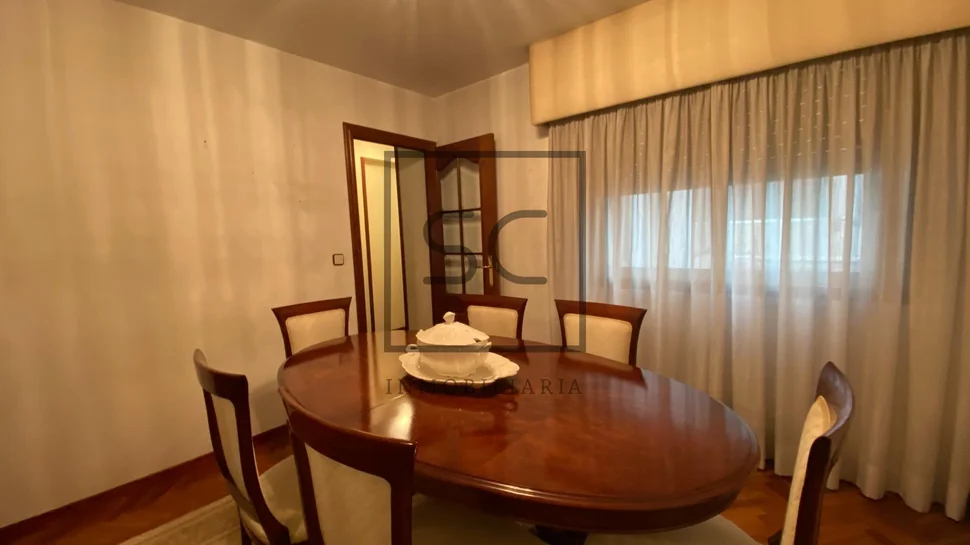 Fantástico piso con 2 plazas de garaje en cuatro caminos