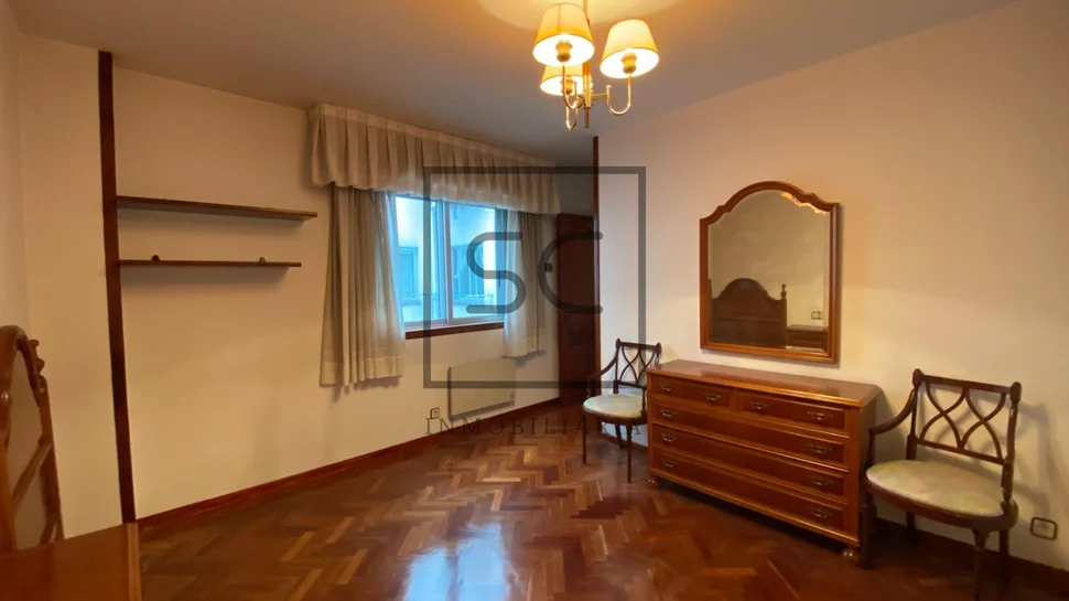 Fantástico piso con 2 plazas de garaje en cuatro caminos