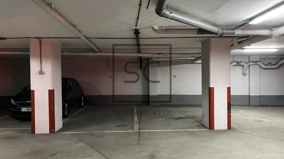 Fantástico piso con 2 plazas de garaje en cuatro caminos