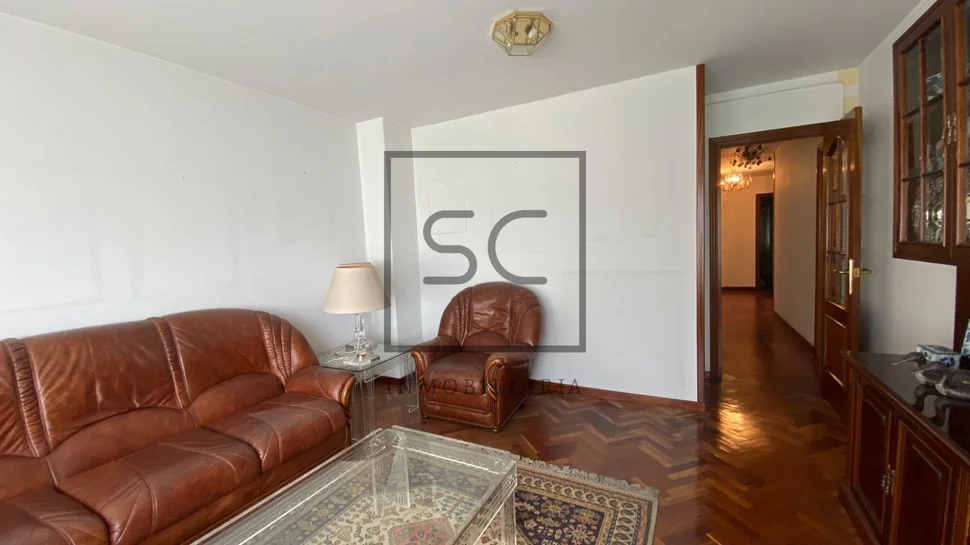 Fantástico piso con 2 plazas de garaje en cuatro caminos