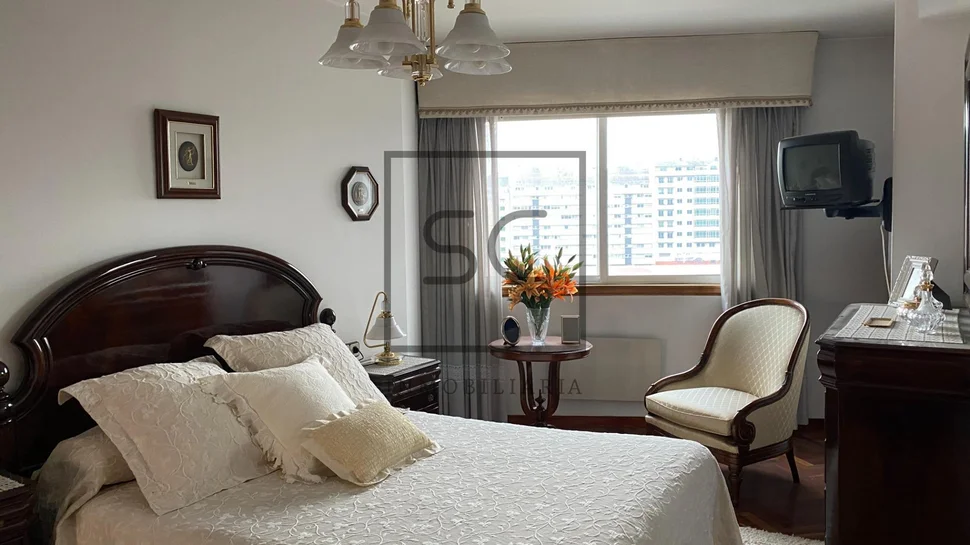 Fantástico piso con 2 plazas de garaje en cuatro caminos