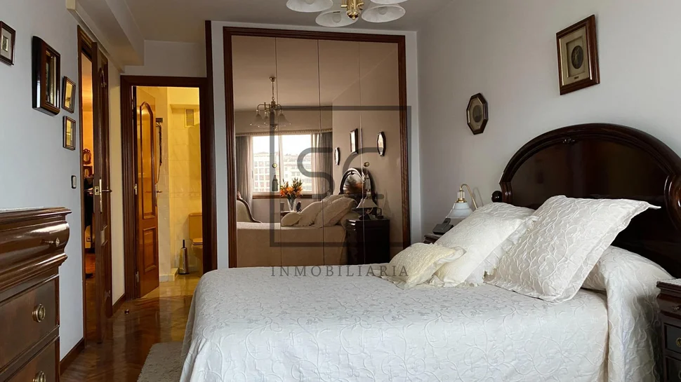 Fantástico piso con 2 plazas de garaje en cuatro caminos