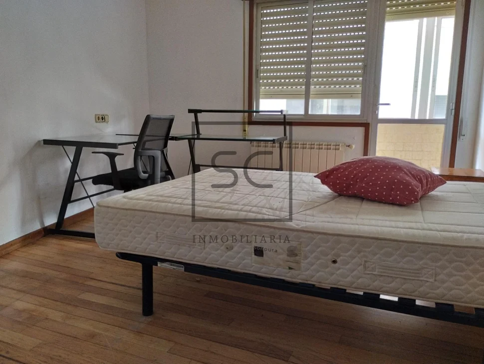 Piso amplio con ascensor, garaje y trastero en milladoiro, ames