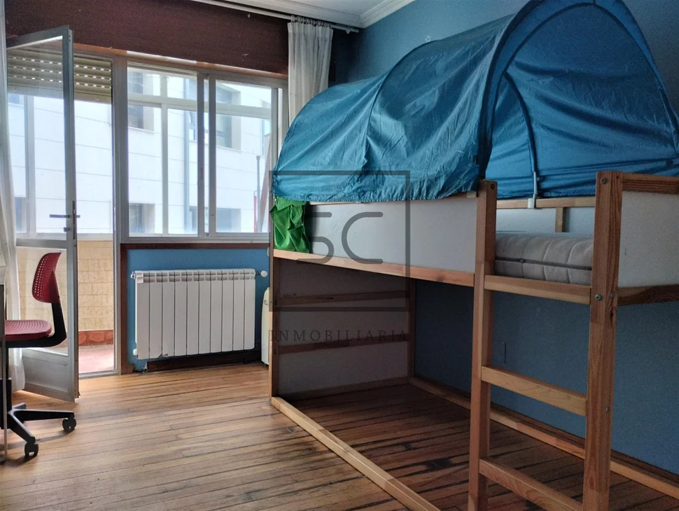 Piso amplio con ascensor, garaje y trastero en milladoiro, ames