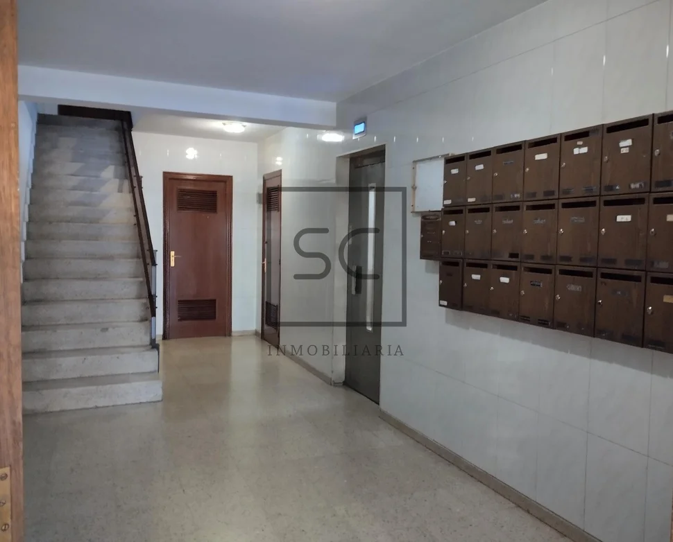 Piso amplio con ascensor, garaje y trastero en milladoiro, ames