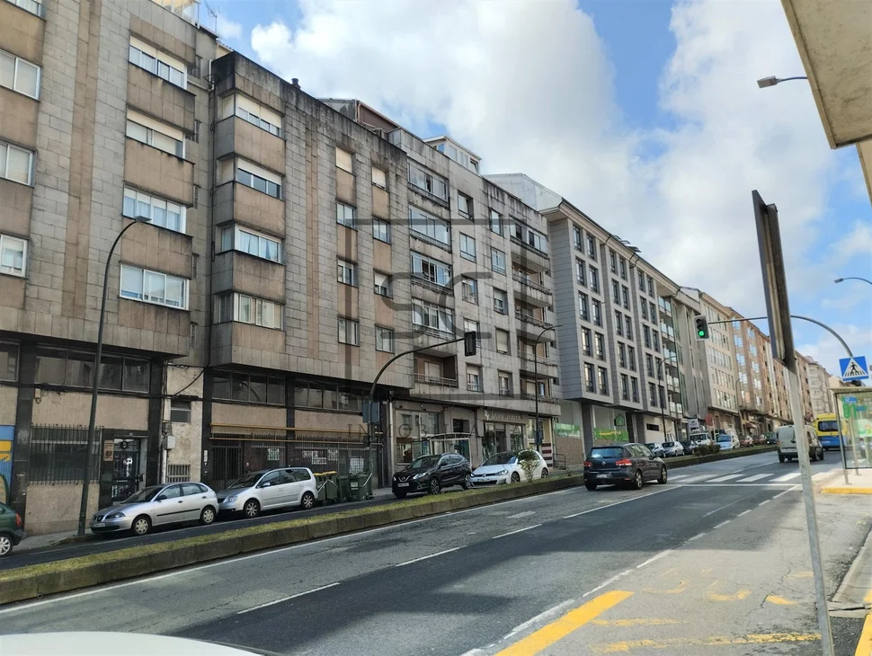 Piso amplio con ascensor, garaje y trastero en milladoiro, ames