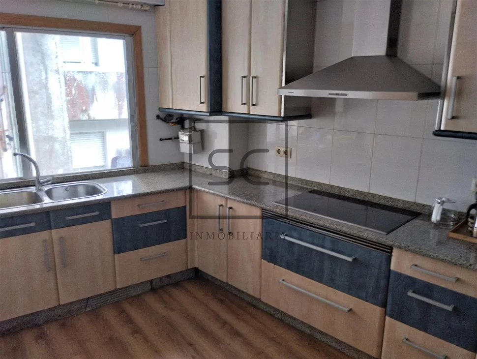 Piso amplio con ascensor, garaje y trastero en milladoiro, ames