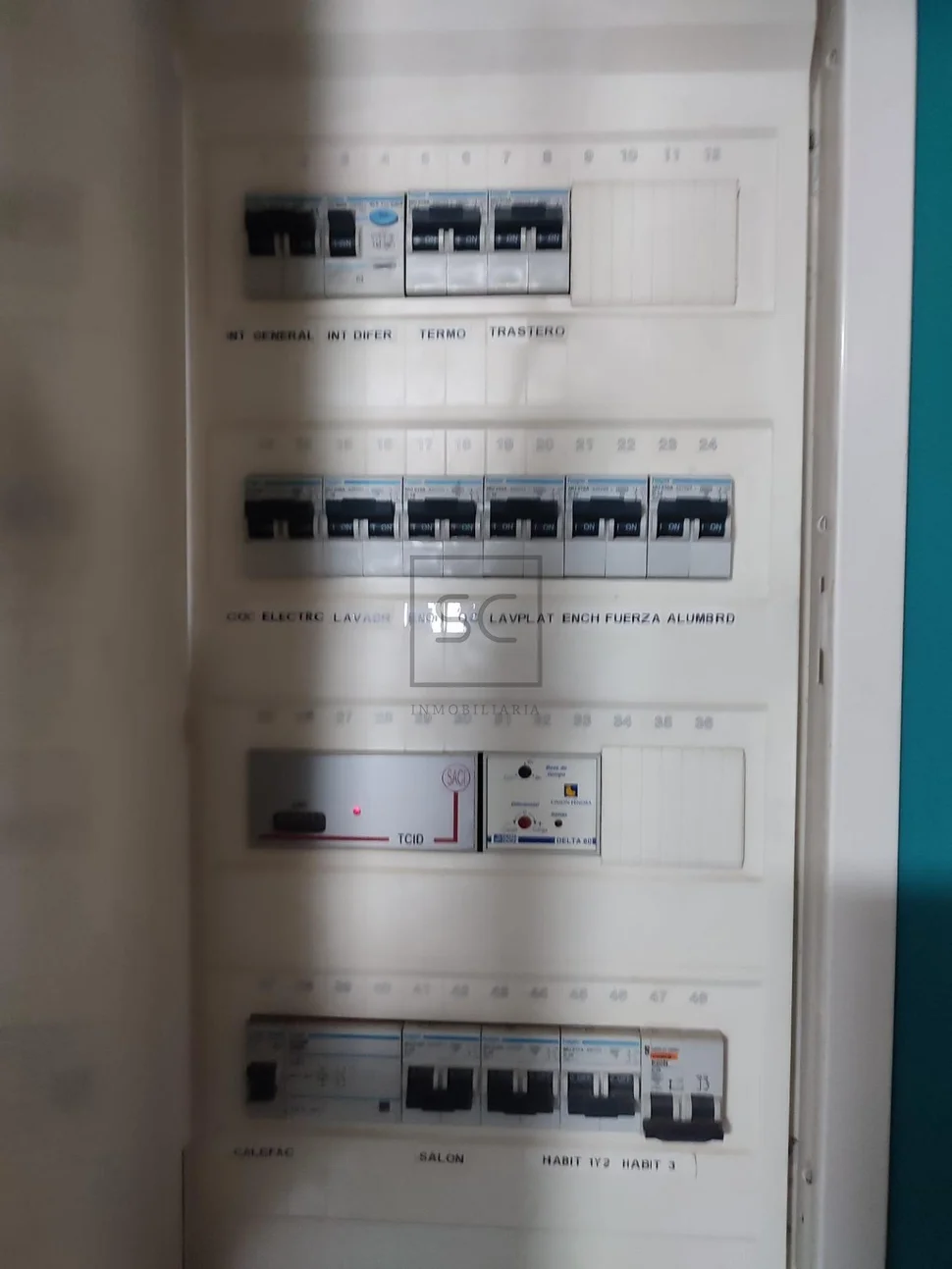 Amplio piso con terraza cubierta en jubia, narón