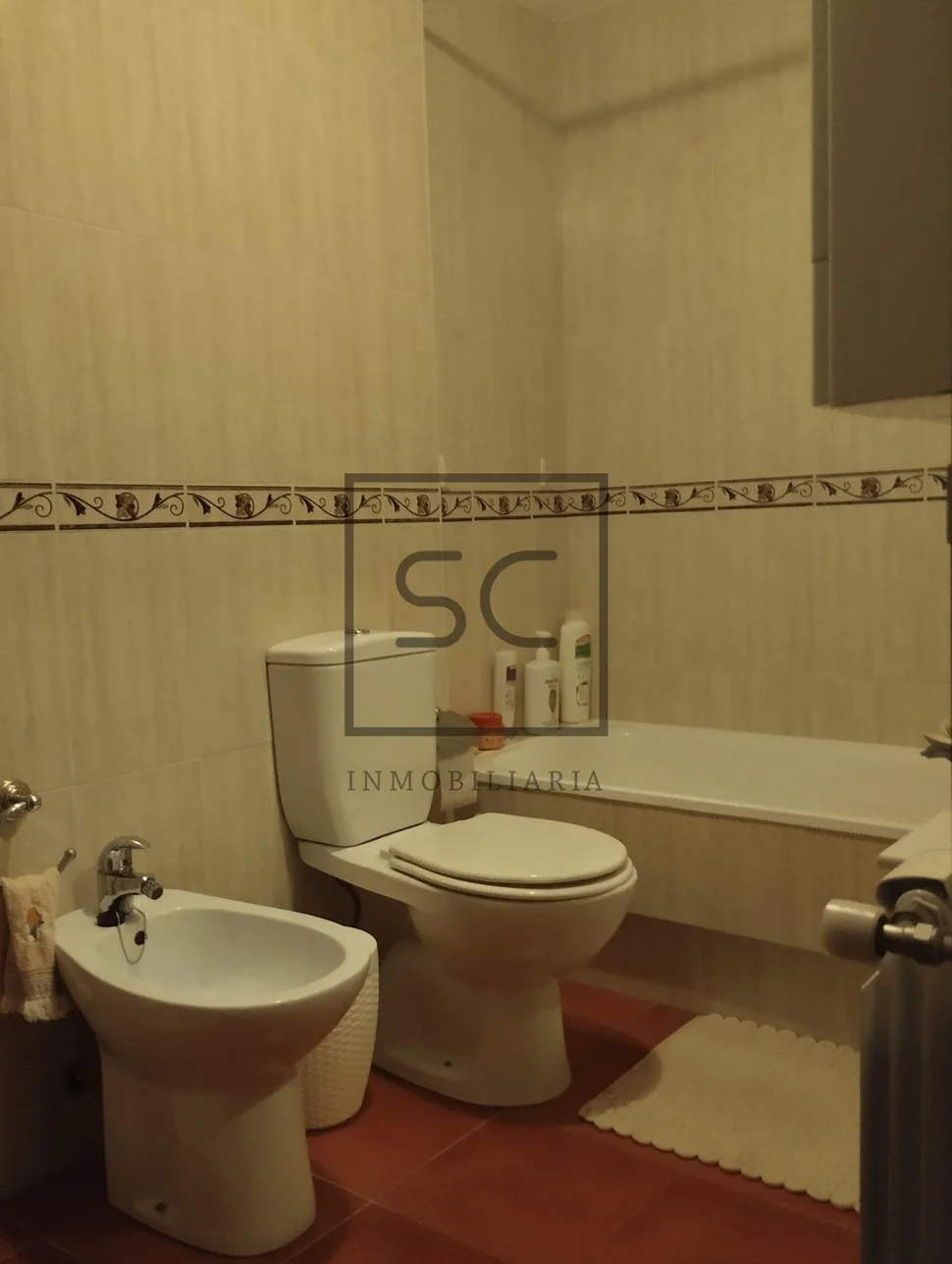 Ático con ascensor y garaje en guísamo, bergondo