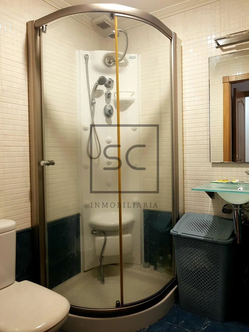 Piso exterior con ascensor en o burgo