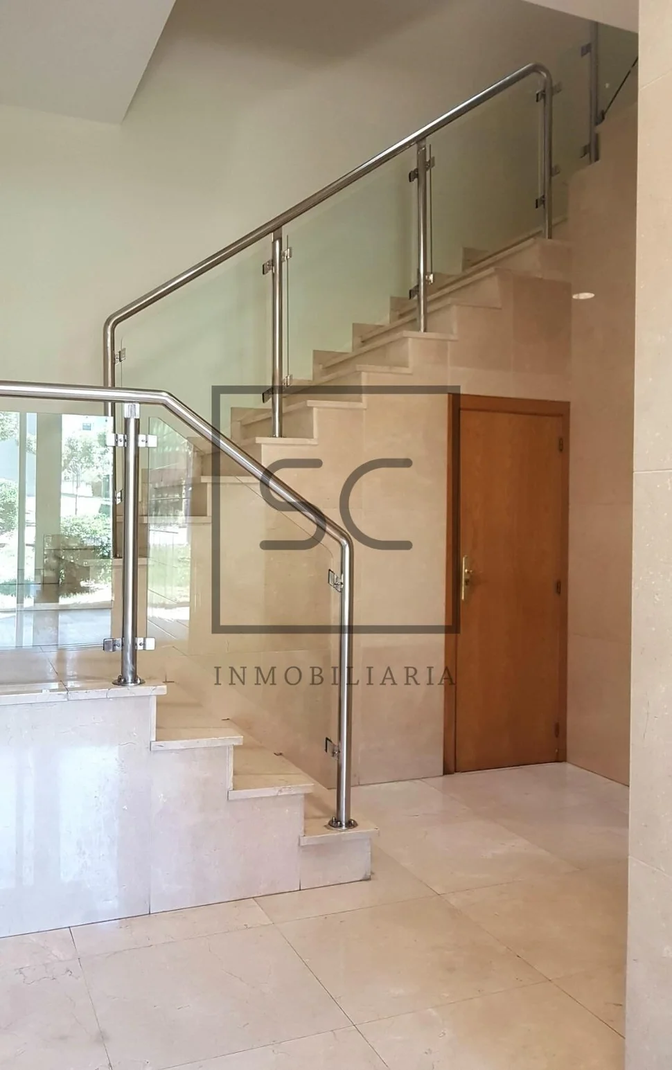 Piso exterior con ascensor en o burgo