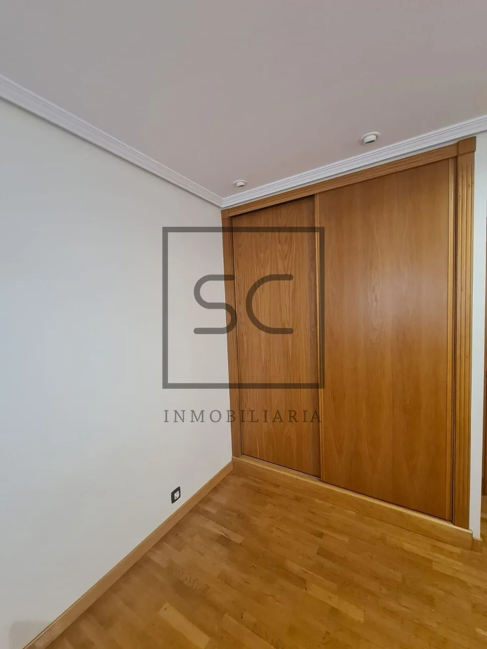 Piso exterior con ascensor en o burgo