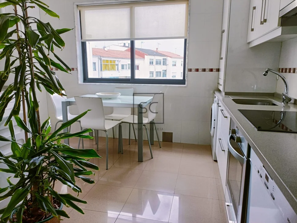 Luminoso piso en porta nova, ferrol