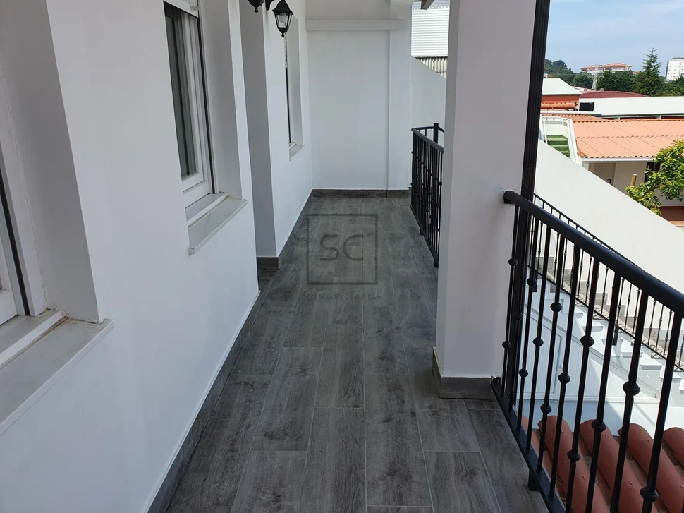 Pareado con terraza finca y bodegas en catabois, ferrol