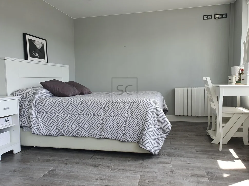 Pareado con terraza finca y bodegas en catabois, ferrol