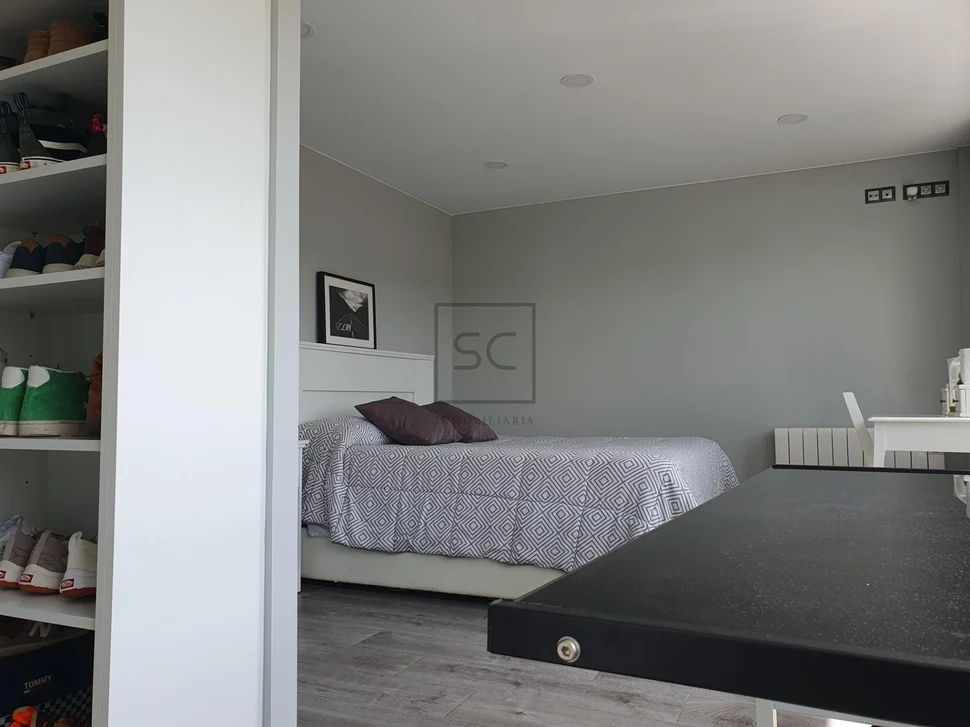 Pareado con terraza finca y bodegas en catabois, ferrol