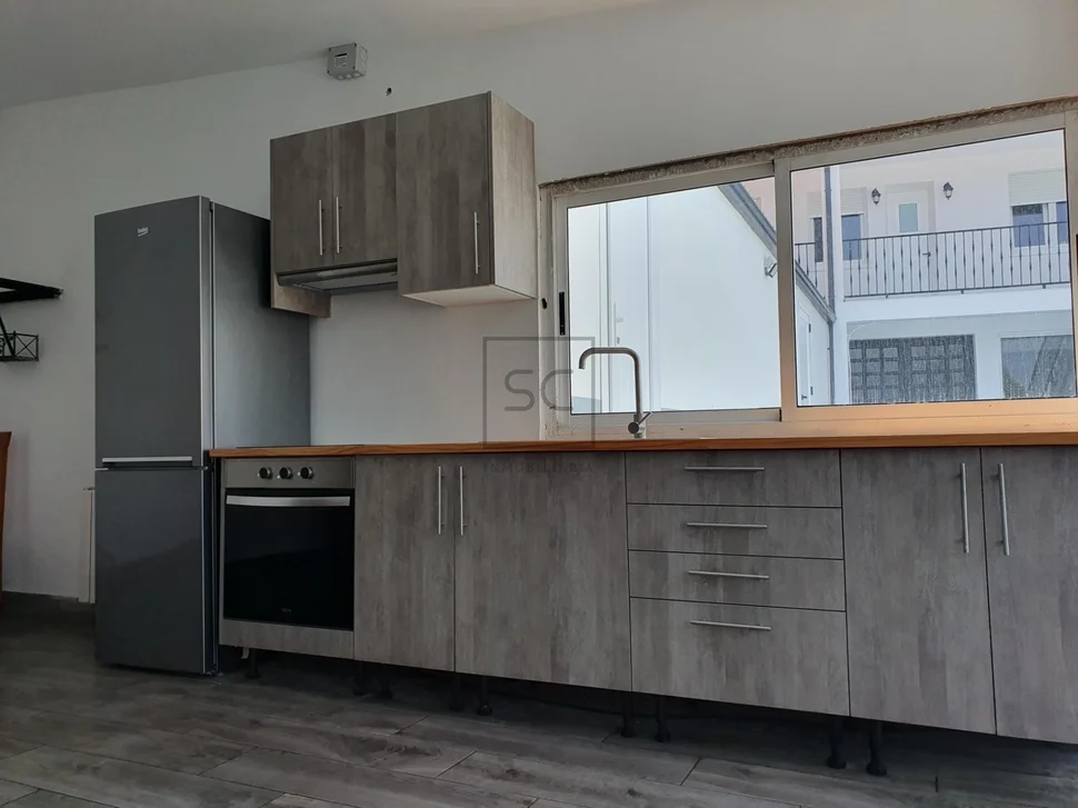 Pareado con terraza finca y bodegas en catabois, ferrol