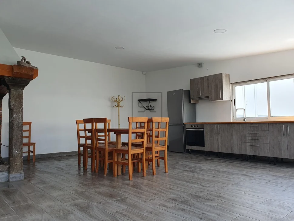 Pareado con terraza finca y bodegas en catabois, ferrol