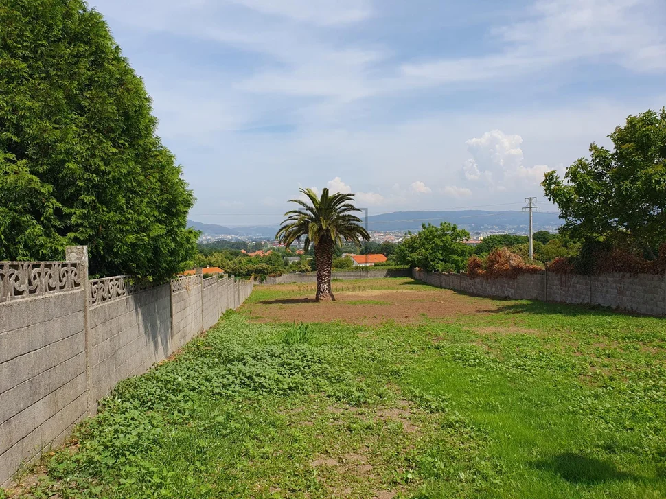 Pareado con terraza finca y bodegas en catabois, ferrol
