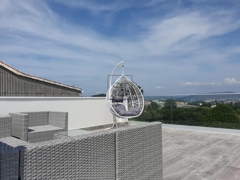 Pareado con terraza finca y bodegas en catabois, ferrol