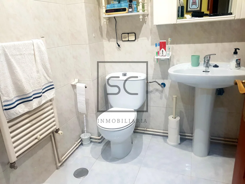 Luminoso piso con terraza y barbacoa en vilaboa, culleredo