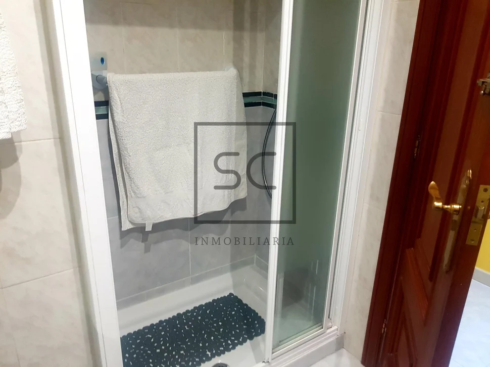 Luminoso piso con terraza y barbacoa en vilaboa, culleredo