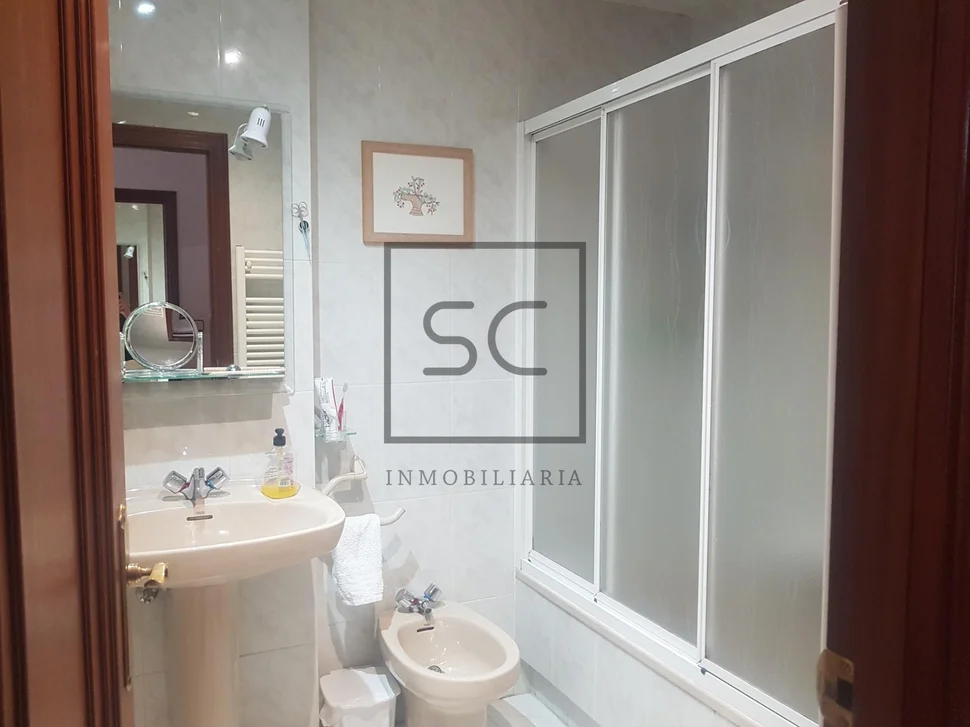 Luminoso piso con terraza y barbacoa en vilaboa, culleredo