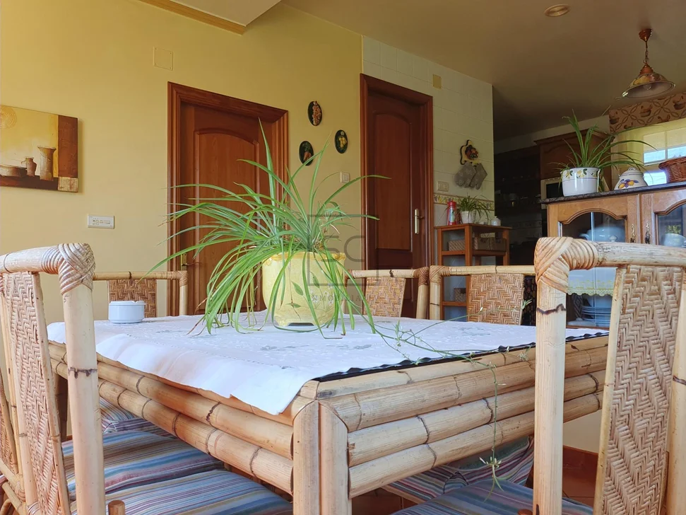 Chalet con Piscina, Barbacoa y Garaje en 0 Tres, Vilrmaior