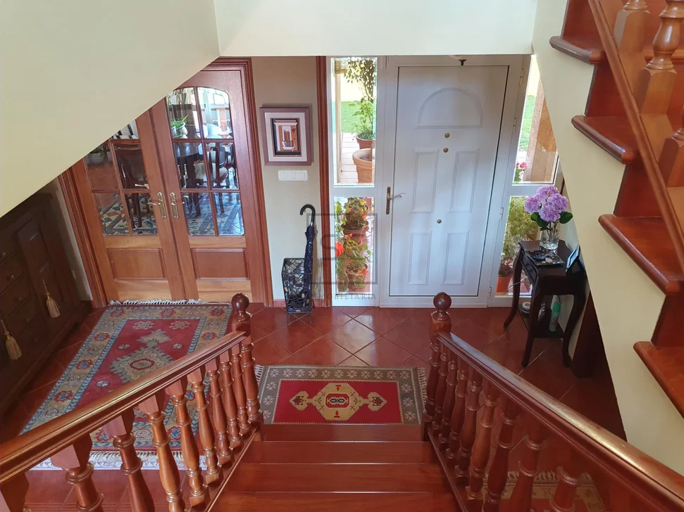 Chalet con Piscina, Barbacoa y Garaje en 0 Tres, Vilrmaior