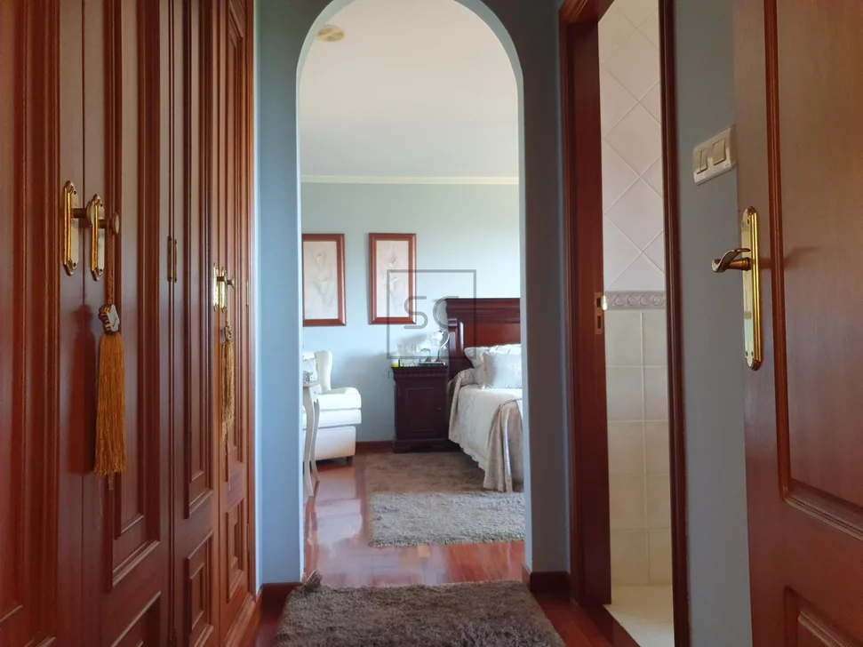 Chalet con Piscina, Barbacoa y Garaje en 0 Tres, Vilrmaior