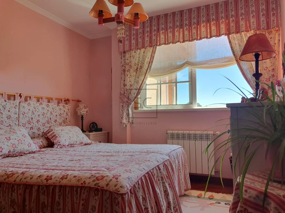 Chalet con piscina, barbacoa y garaje en 0 tres, vilrmaior