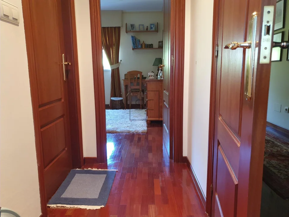 Chalet con Piscina, Barbacoa y Garaje en 0 Tres, Vilrmaior